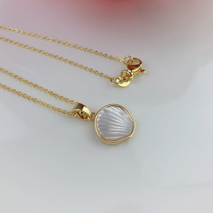 Pendentif en Coquillage Blanc